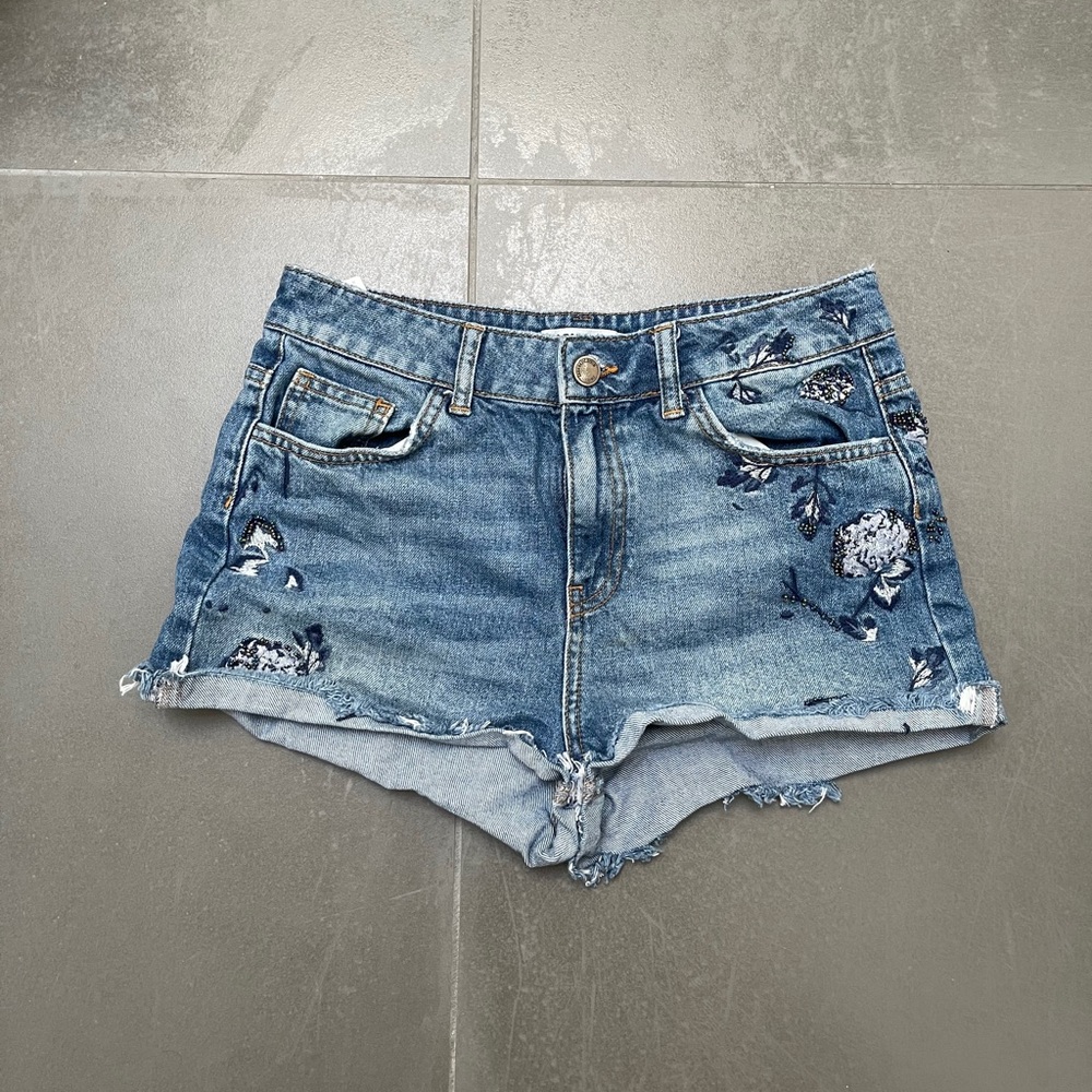 Zara denim shorts size 4